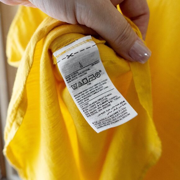 Old Navy Top Sz L Yellow Sleeveless VNeck Side Split Hem Flowy Breezy Boho - Picture 7 of 7